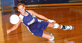 Rosewood and East Carteret volleyball